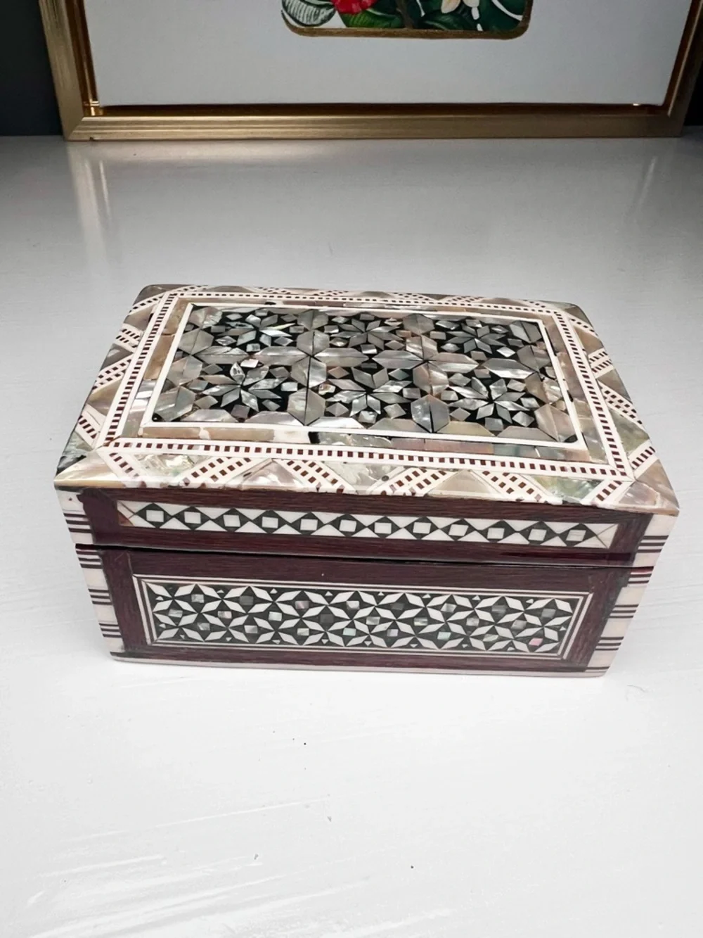 Vintage EUC Inlaid Egyptian Mother of Pearl Inlay Decorative Wooden Trinket Box